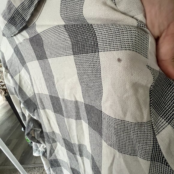 Plus Size Bell Sleeve Plaid Top - Picture 6 of 6